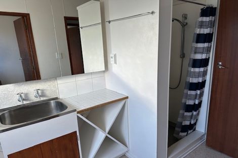 Photo of property in 3 Manhattan Heights, Glendene, Auckland, 0602