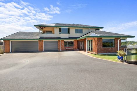 Photo of property in 9 Sandel Rise, Merrilands, New Plymouth, 4312