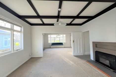 Photo of property in 22 Walker Road, Point Chevalier, Auckland, 1022