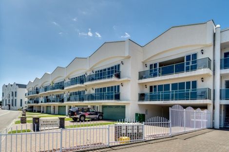 Photo of property in 14/26 West Quay, Ahuriri, Napier, 4110