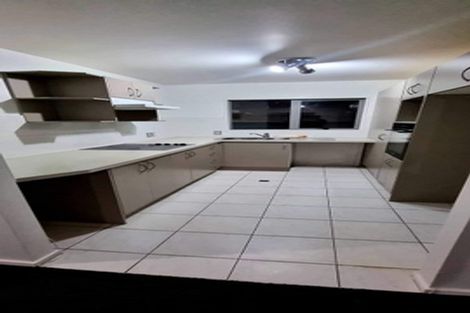 Photo of property in 26/3 Hulme Place, Henderson, Auckland, 0612