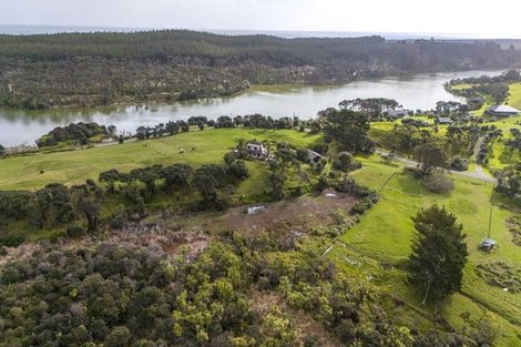 Photo of property in 487 Wilson Road, South Head, Helensville, 0874