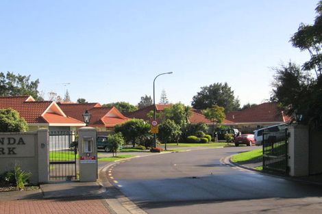 Photo of property in 15 Gillett Place, Botany Downs, Auckland, 2014