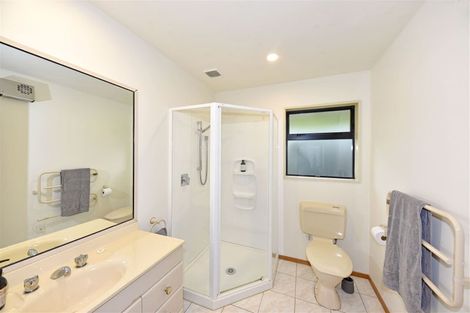 Photo of property in 16 Claverley Gardens, Avonhead, Christchurch, 8042