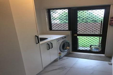 Photo of property in 2/27 Aberfeldy Avenue, Highland Park, Auckland, 2010