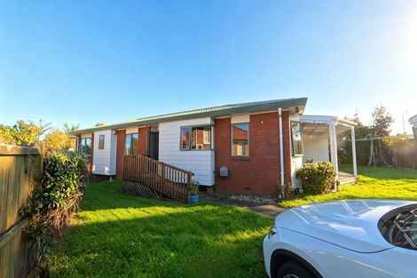 Photo of property in 8 Taha Road, Te Atatu South, Auckland, 0610