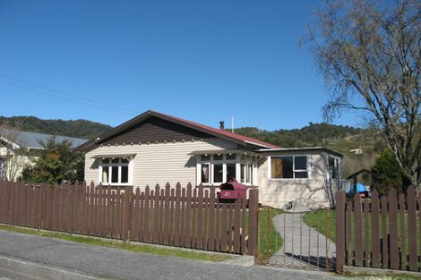 Photo of property in 27 Tramway Street, Ross, 7812