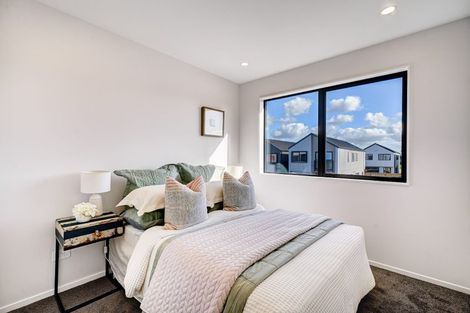 Photo of property in 9 Tiller Street, Hobsonville, 0616