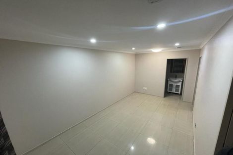 Photo of property in 232 Botany Road, Golflands, Auckland, 2013
