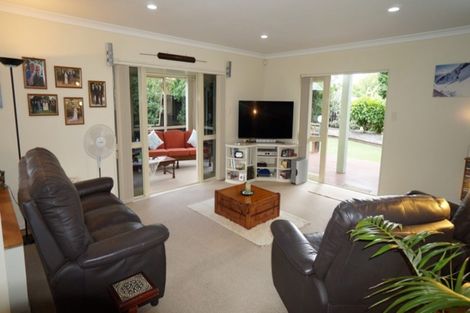 Photo of property in 22 Bermuda Place, One Tree Point, 0118