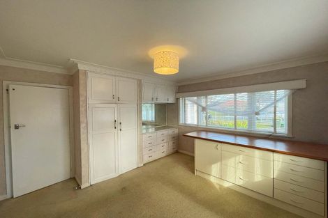 Photo of property in 18 Beaubank Road, Kelston, Auckland, 0602