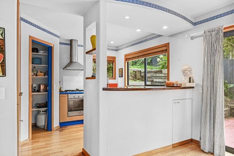 Photo of property in 37 Cornwall Road, Lyttelton, 8082