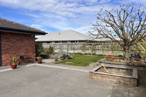 Photo of property in 35 Ruahine Place, Parklands, Christchurch, 8083