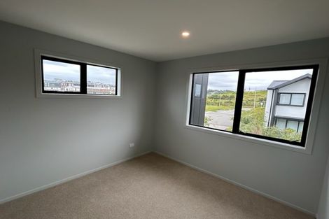 Photo of property in 2a Nerita Place, Long Bay, Auckland, 0630