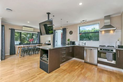 Photo of property in 19 Taupaki Road, Taupaki, Henderson, 0782