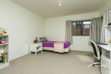 Photo of property in 4/431 East Coast Road, Mairangi Bay, Auckland, 0630