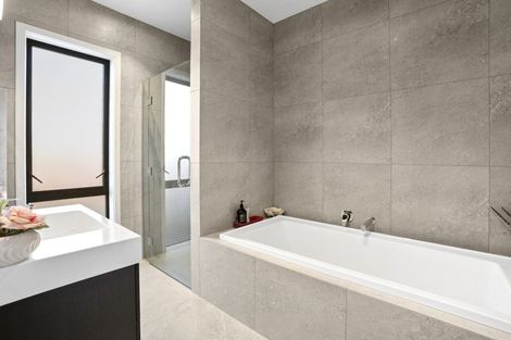 Photo of property in 21 Valley Crescent, Wanaka, 9305