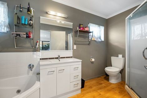 Photo of property in 52 Inverness Drive, Pyes Pa, Tauranga, 3112