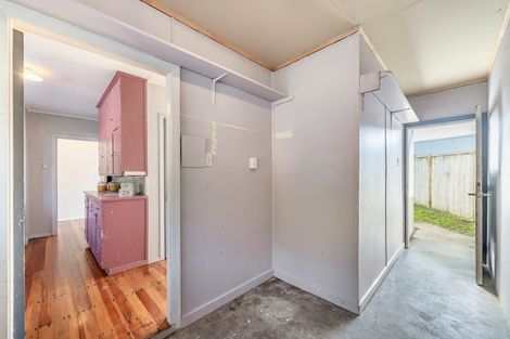 Photo of property in 77 Eastern Hutt Road, Taita, Lower Hutt, 5019