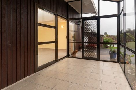 Photo of property in 2/4 Bishop Street, Green Bay, Auckland, 0604