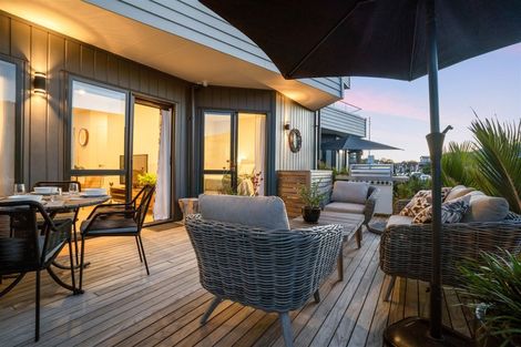 Photo of property in 14 Moki Place, Long Bay, Auckland, 0630