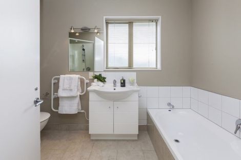 Photo of property in 28 Clissold Street, Merivale, Christchurch, 8014