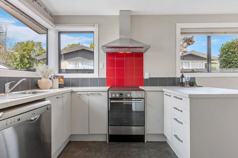 Photo of property in 48 Glenharrow Avenue, Avonhead, Christchurch, 8042