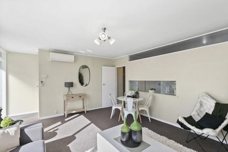 Photo of property in 2/55 Apu Crescent, Lyall Bay, Wellington, 6022