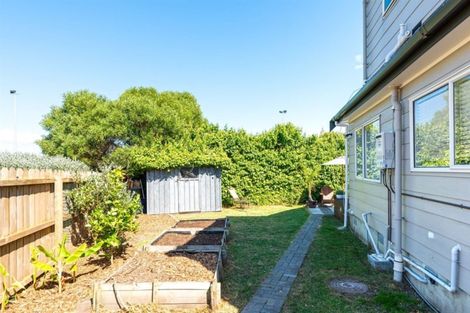 Photo of property in 2/2 Becroft Drive, Forrest Hill, Auckland, 0620