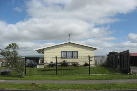 Photo of property in 2/69 Templeton Place, Clendon Park, Auckland, 2103