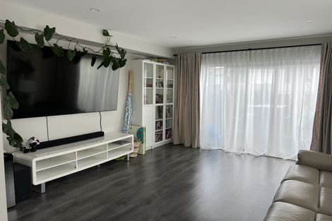 Photo of property in 11 Lumbarda Drive, Kumeu, 0810