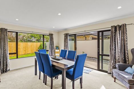 Photo of property in 28 Cottonwood Close, Paraparaumu Beach, Paraparaumu, 5032