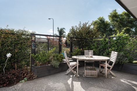 Photo of property in 2 Tranquil Grove, Omokoroa, 3114