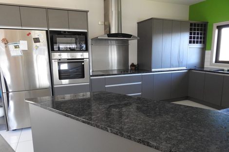 Photo of property in 10 Walnut Grove, Alexandra, 9320