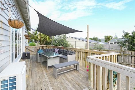 Photo of property in 5 Aranui Avenue, Waitarere Beach, Levin, 5510