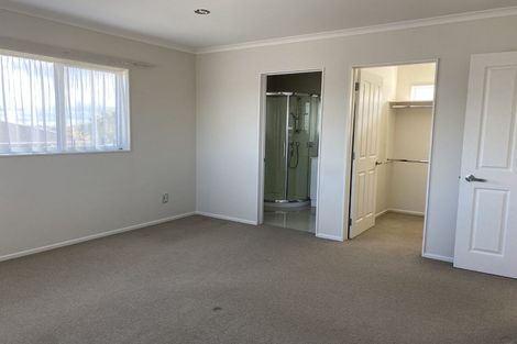 Photo of property in 1a Borrowdace Avenue, Botany Downs, Auckland, 2010