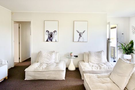 Photo of property in 6 Pahi Place, West Harbour, Auckland, 0618