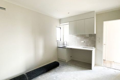 Photo of property in 15 Arahopu Place, Papakura, 2110