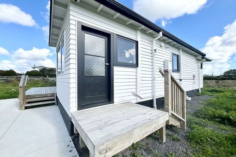 Photo of property in 1/11 Alston Avenue, Kelston, Auckland, 0602