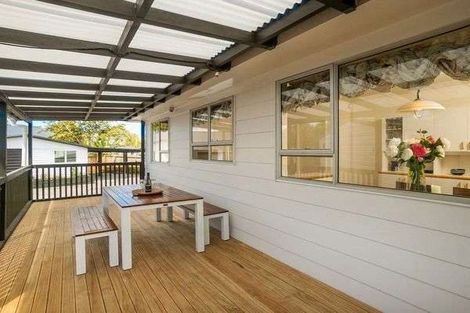 Photo of property in 15 Bedlington Avenue, Manurewa, Auckland, 2102