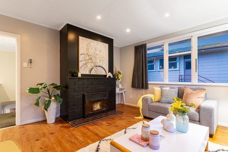 Photo of property in 18 Owhiti Street, Titahi Bay, Porirua, 5022