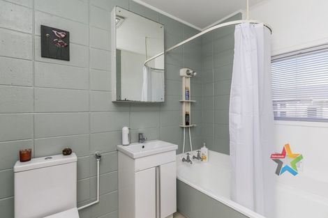 Photo of property in 2/1 Mana Street, Vogeltown, Wellington, 6021