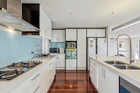Photo of property in 27 The Avenue, Albany, Auckland, 0632