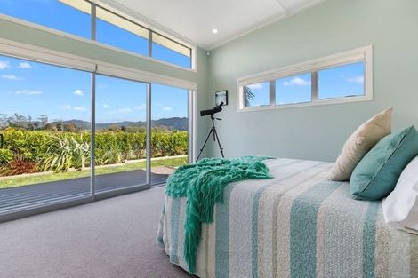 Photo of property in 12 Roseberry Place, Whitianga, 3510