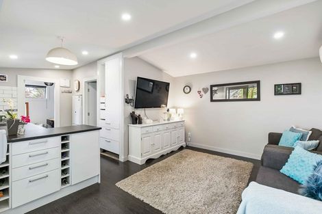 Photo of property in 28 Okoka Road, Omiha, Waiheke Island, 1081