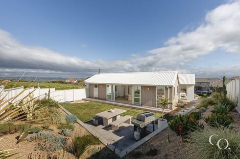 Photo of property in 1 Brendan Close, Omokoroa, 3114