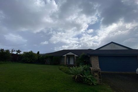 Photo of property in 10 Mullagh Place, East Tamaki Heights, Auckland, 2016