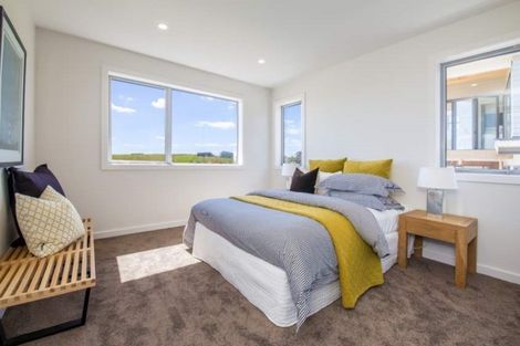 Photo of property in 3 Tuangi Street, Long Bay, Auckland, 0630