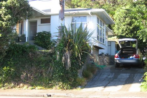 Photo of property in 50 Catherine Crescent, Paparangi, Wellington, 6037