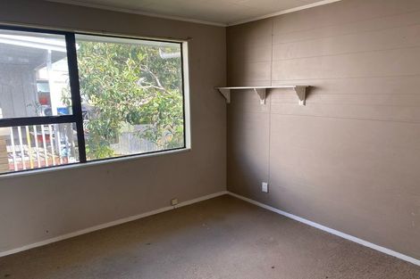 Photo of property in 1/727 Swanson Road, Swanson, Auckland, 0612